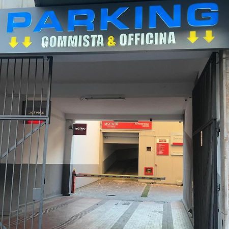 Suite 1,2 Porta Milano Centro Parking Free Екстер'єр фото