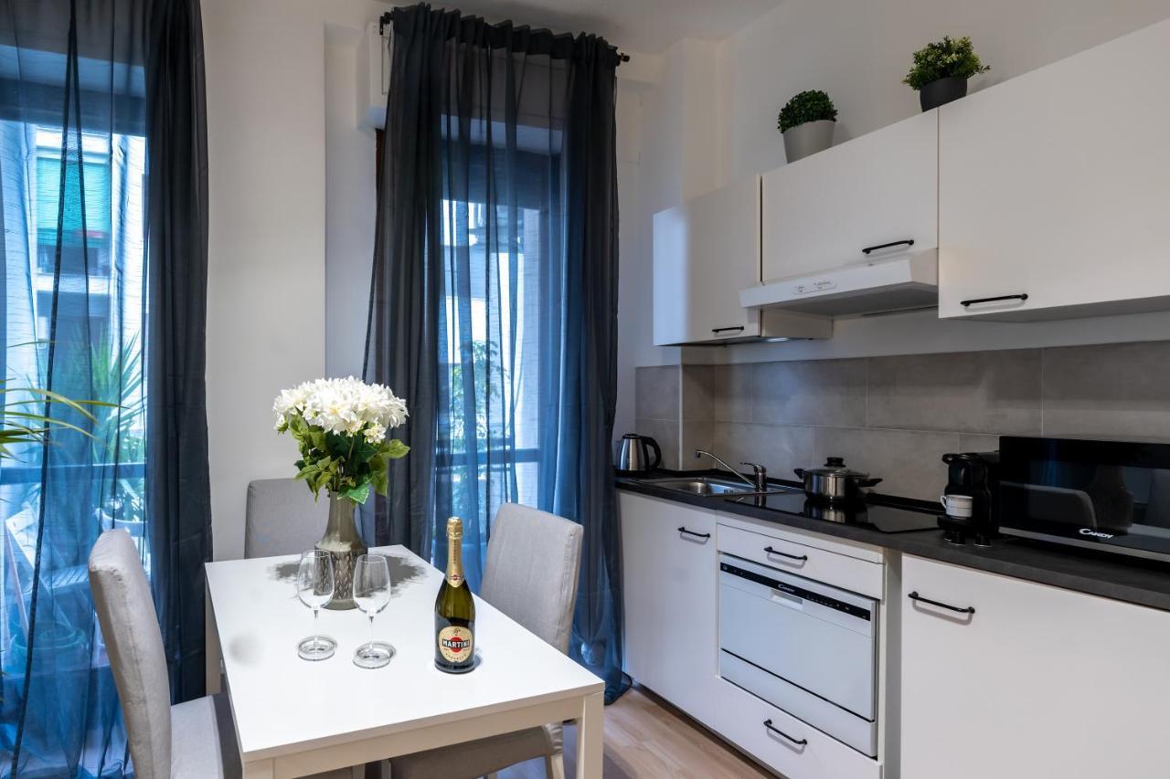 Suite 1,2 Porta Milano Centro Parking Free Екстер'єр фото