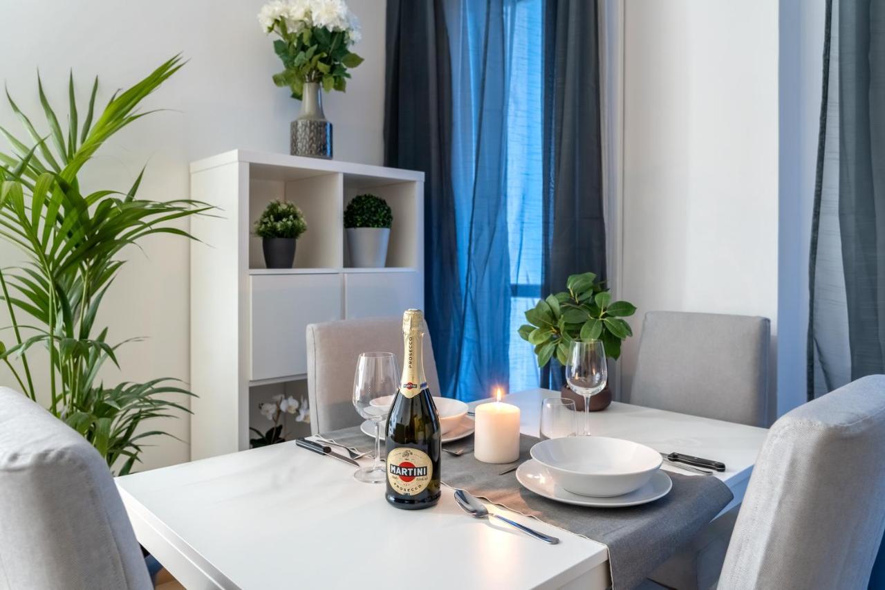 Suite 1,2 Porta Milano Centro Parking Free Екстер'єр фото